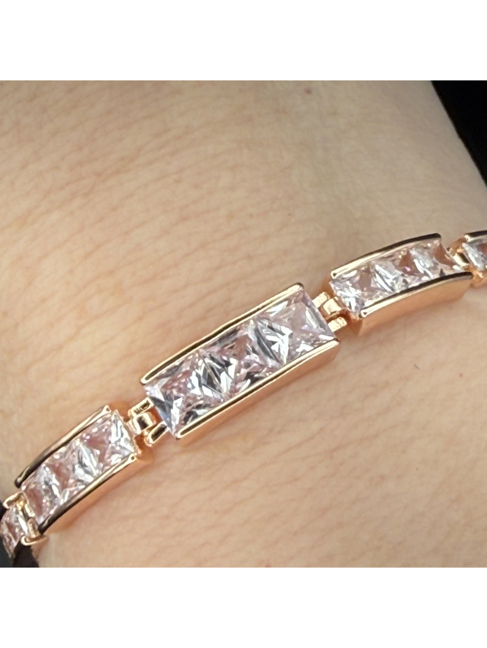 candy+clover rose gold clear crystal bracelet 6.5 in
